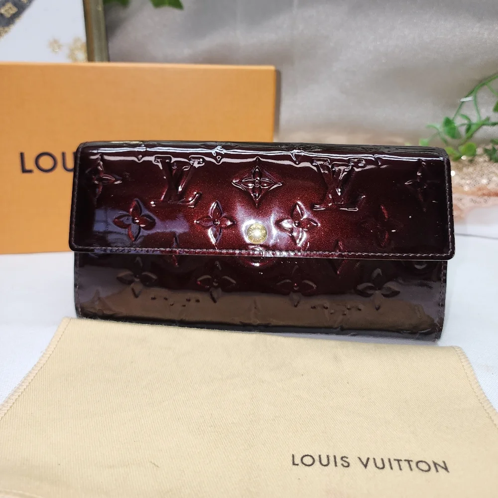 Authentic Louis Vuitton Amarante Monogram Vernis Sarah Wallet W/ Box AND COA